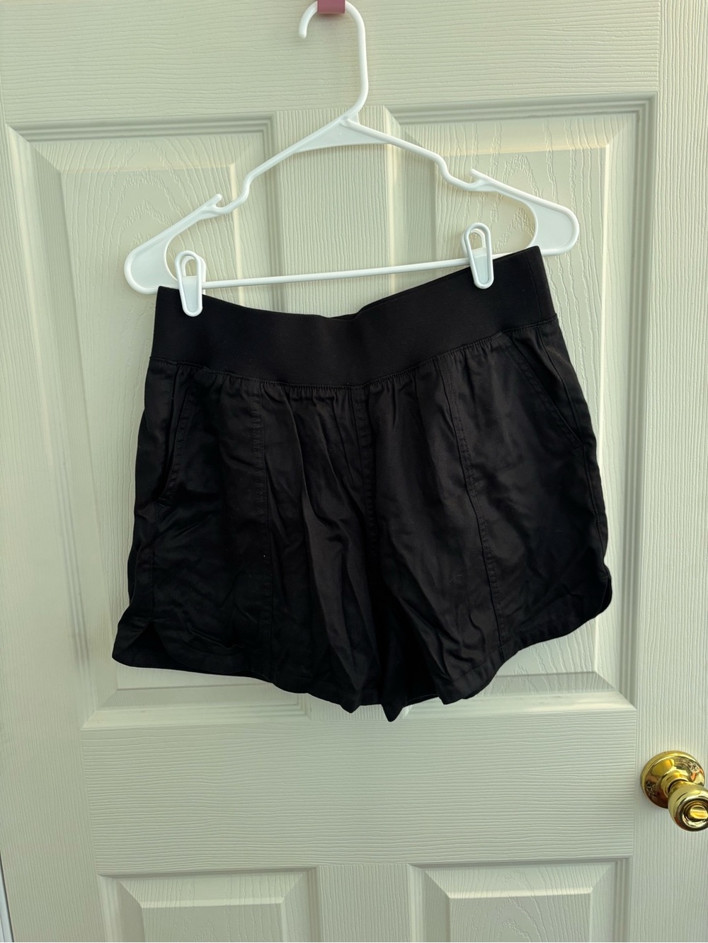 Black Women's Casual Elastic-Waist Shorts M
